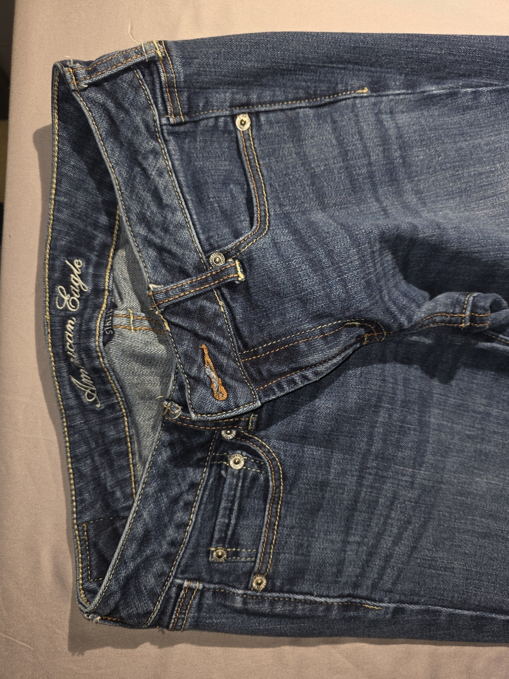 American Eagle Women's Boyfriend Jeans - Dark Blue Wash 31.5" Inseam Low-Rise - Picture 4 of 8